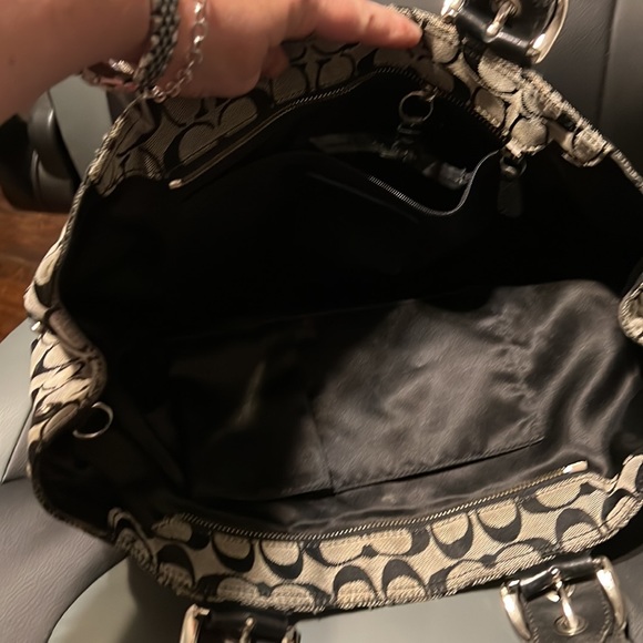 Coach - Picture 3 of 5